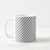 Diagonal gray and white stripes pattern コーヒーマグカップ (左)
