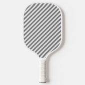 Diagonal gray and white stripes pattern ピックルボールラケット (正面)