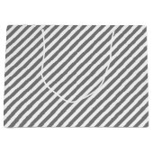 Diagonal gray and white stripes pattern ラージペーパーバッグ (正面)