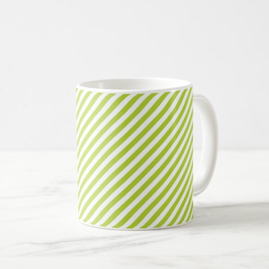 Diagonal lime green and white stripes pattern コーヒーマグカップ (正面右)