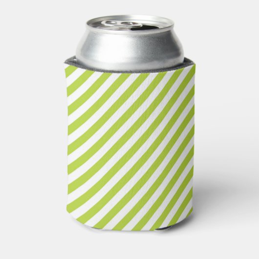Diagonal lime green and white stripes pattern 缶クーラー (缶裏面)