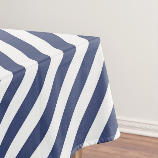 Diagonal navy blue and white stripes pattern テーブルクロス (インサイチュ)