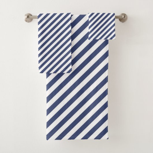 Diagonal navy blue and white stripes pattern バスタオルセット (インサイチュ)