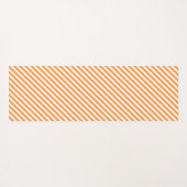 Diagonal orange and white stripes pattern ヨガマット (裏面(横))