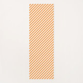 Diagonal orange and white stripes pattern ヨガマット (正面)