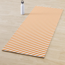 Diagonal orange and white stripes pattern ヨガマット