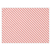 Diagonal pattern of pink and white stripes テーブルクロス (正面(横))
