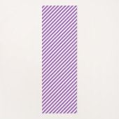 Diagonal purple and white stripes pattern ヨガマット (正面)