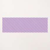 Diagonal purple and white stripes pattern ヨガマット (正面(横))