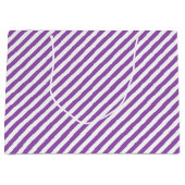 Diagonal purple and white stripes pattern ラージペーパーバッグ (正面)