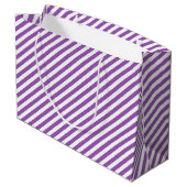 Diagonal purple and white stripes pattern ラージペーパーバッグ (裏面アングル)
