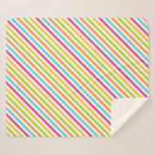 Diagonal stripes in vibrant colors シェルパブランケット (正面(横))