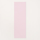 Diagonal white and pink stripes pattern ヨガマット (正面)