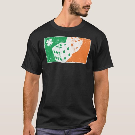 Dice Game St Patrick's Day Irish Flag C Distressed Tシャツ (正面)