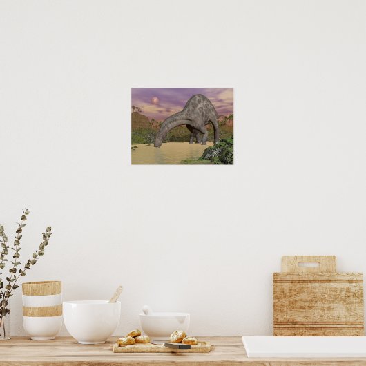 Dicraeosaurus恐竜の飲酒 – 3D 描写 ポスター (キッチン)
