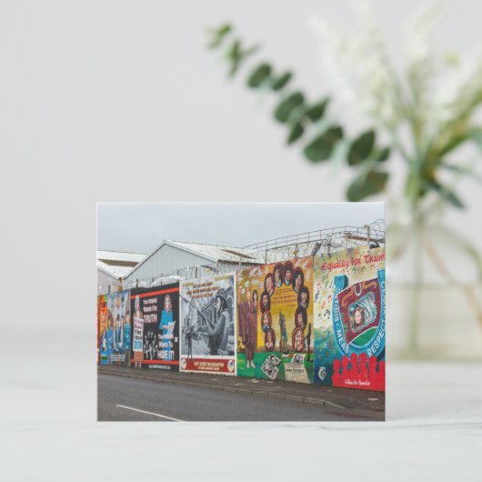 Die Graffiti in Belfast Irland ポストカード (スタンド正面)