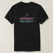 "Different Frequency" Tシャツ (デザイン正面)