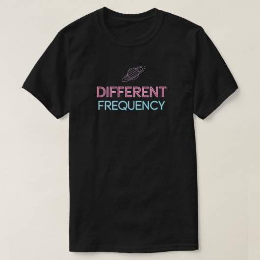 "Different Frequency" Tシャツ (デザイン正面)