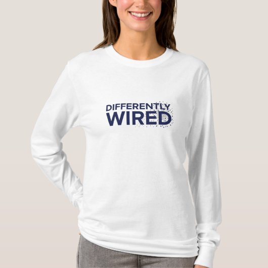 Differently Wired – Autism Awareness Month Blue  Tシャツ (正面)