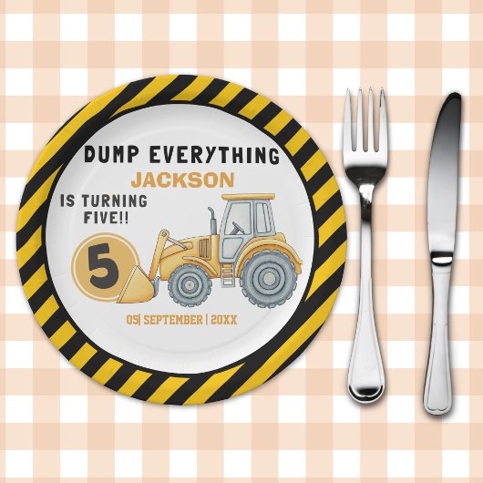 "Dig In! Construction Truck Party for 5th Birthday ペーパープレート