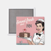 Diner Pin-Up: Retro Waitress and Custom Year マグネット (正面/裏面)