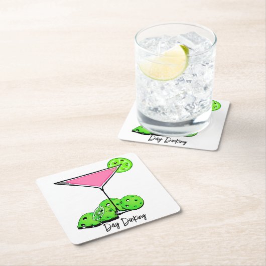 Dinking Cosmoピンクカクテル、ピックボールライム スクエアペーパーコースター (インサイチュ)