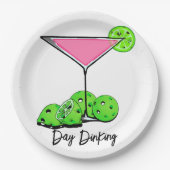 Dinking Cosmoピンクカクテル、ピックボールライム ペーパープレート (正面)