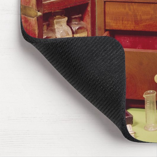 Dinneford家族の化学者による医学の箱 マウスパッド (コーナー)