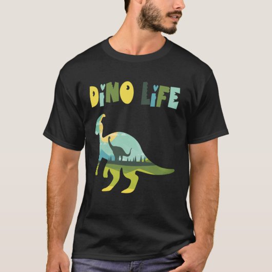 Dino life wild wilderness in the forest with dinos tシャツ (正面)