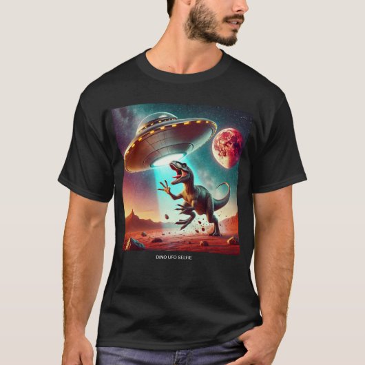 Dino UFO Selfie:エイリアンの出会い(Man T-shirt) #02 Tシャツ (正面)