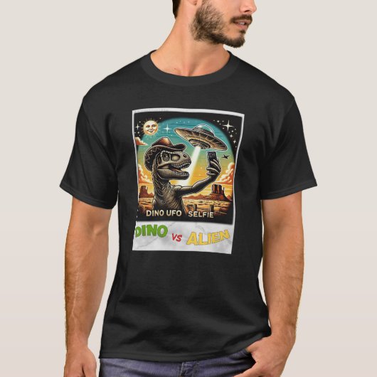 Dino UFO Selfie: Dino vsエイリアン(Man T-shirt) #07 Tシャツ (正面)