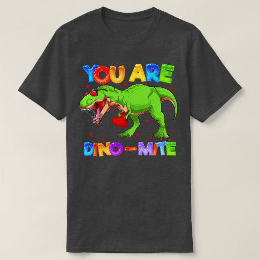 DinoMiteかわいいTRex恐竜のバレンタインデー Tシャツ (デザイン正面)