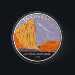 Dinosaur National Monument Vintage Circle  缶バッジ<br><div class="desc">Dinosaur vector artwork design. The park contains over 800 paleontological sites and has fossils of dinosaurs including Allosaurus,  Deinonychus,  Abydosaurus,  and various sauropods.</div>