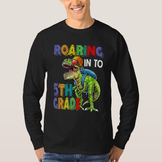 Dinosaurs Roaring Into 5th Grade Back To School Tシャツ (正面)