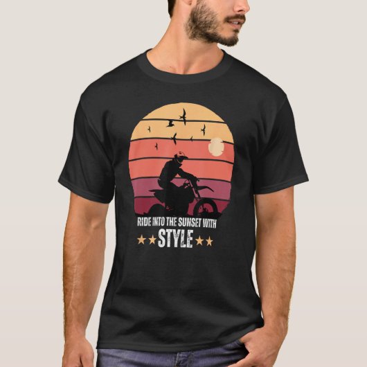Dirt Racing Biker Ride Into The Sunset With Style Tシャツ (正面)