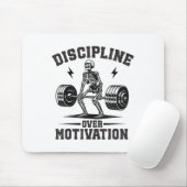 Discipline Over Motivation Gym Motivational Traini マウスパッド (マウス)