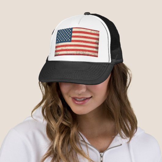Distressed American Flag Patriotic Trucker Hat キャップ (インサイチュ)