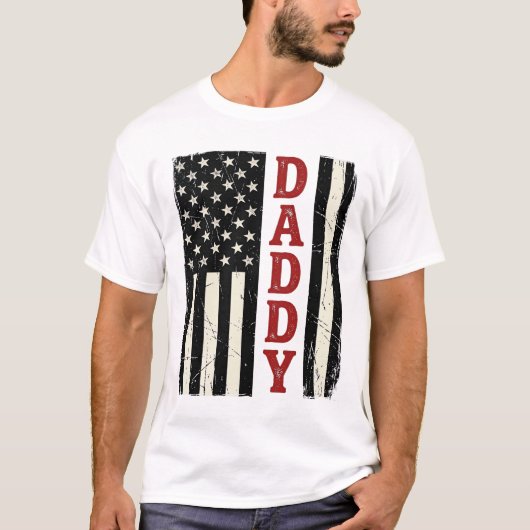 Distressed Daddy American Flag Shirt Design_1 Tシャツ (正面)