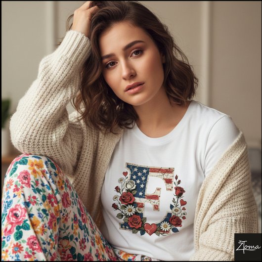 Distressed Flag Letter E Floral Wreath Tシャツ