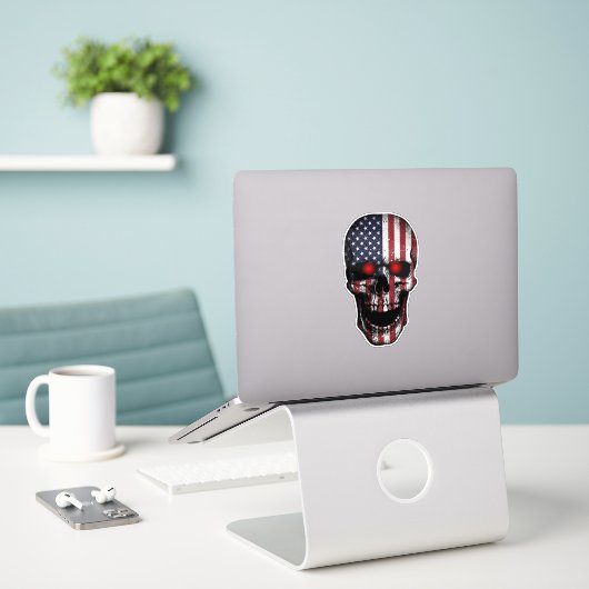 Distressed Flag Skull Red Eye Vinyl Decal シール (デスク上のノートパソコン)
