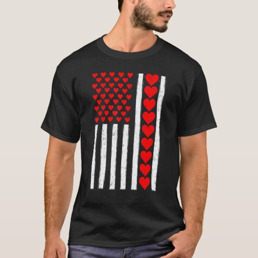 Distressed Funny American Flag Heart Valentine's D Tシャツ (正面)
