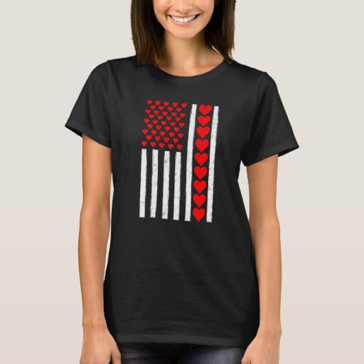 Distressed Funny American Flag Heart Valentine's D Tシャツ (正面)