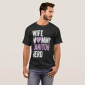 Distressed Janitor  Wife Mommy Janitor Hero Tシャツ (正面フル)
