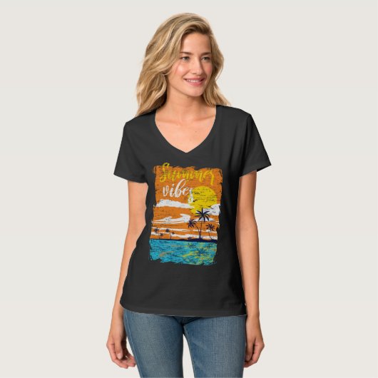 Distressed Summer Vibes Retro Sunset Beach Palm Tr Tシャツ (正面フル)
