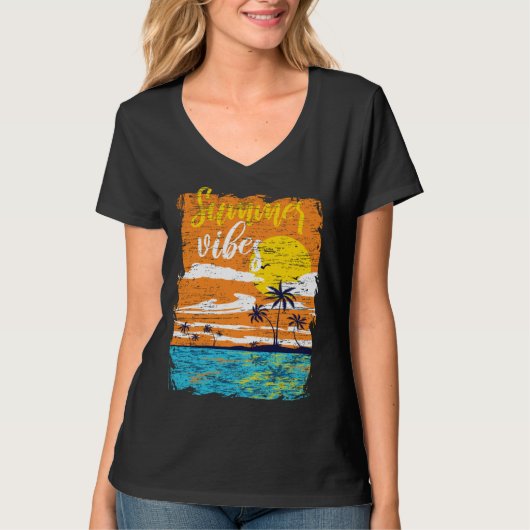 Distressed Summer Vibes Retro Sunset Beach Palm Tr Tシャツ (正面)