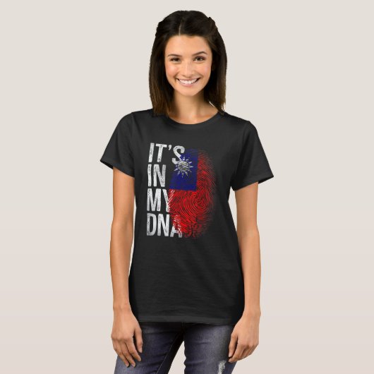 Distressed Taiwanese Flag It's In My DNA Fingerpri Tシャツ (正面フル)