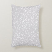 Ditsy Dots Pattern - White on Silver-Gray アクセントクッション (正面(垂直))