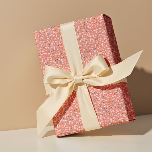 Ditsy White Daisies & Cobalt Leaves – Mini Floral ラッピングペーパー