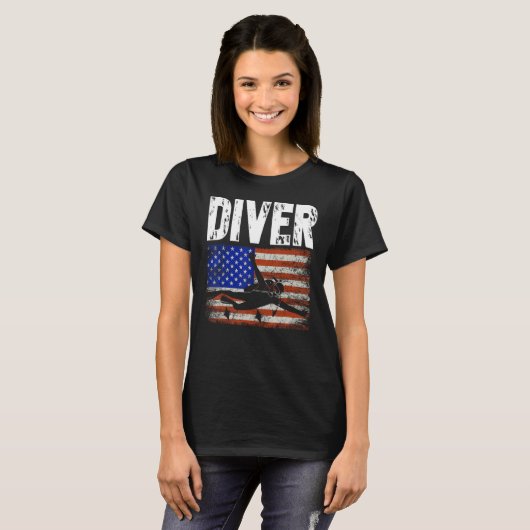 Diver US American Flag Dive Scuba Diving Tシャツ (正面フル)