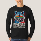 Diverse Independence  Raccoon LGBT Pride Sunglasse Tシャツ (正面)